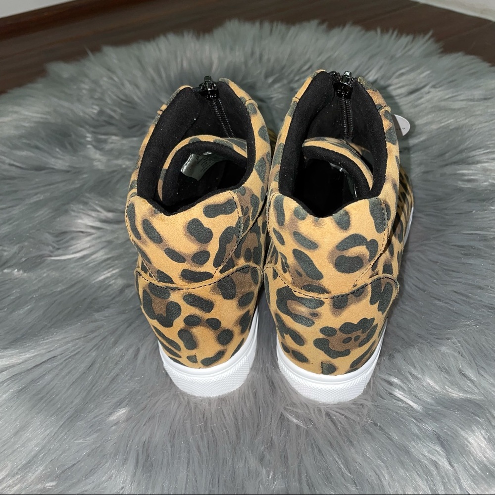 NWT Blondo Sneaker Booties Leopard Print Size 6 - Picture 2 of 5